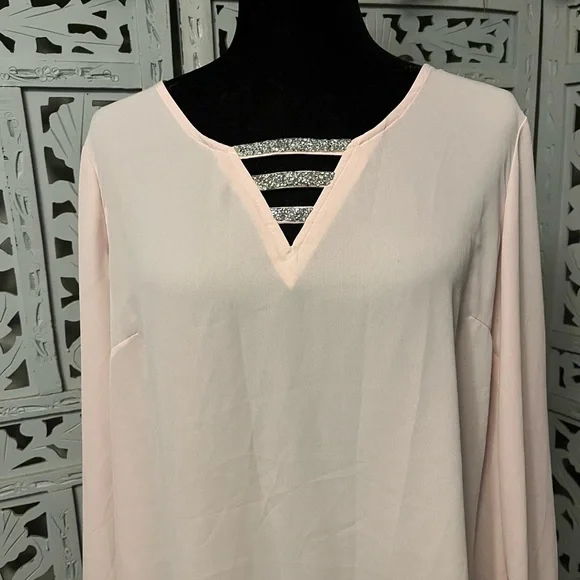 JUICY COUTURE CRAZY CUTE LIGHT PINK WITH GEMS ASYMMETRICAL HEM LONG SLEEVE TOP - Picture 2 of 9